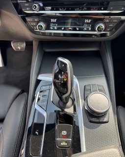 
										BMW 5 Series 530d xDrive AT MHEV full									