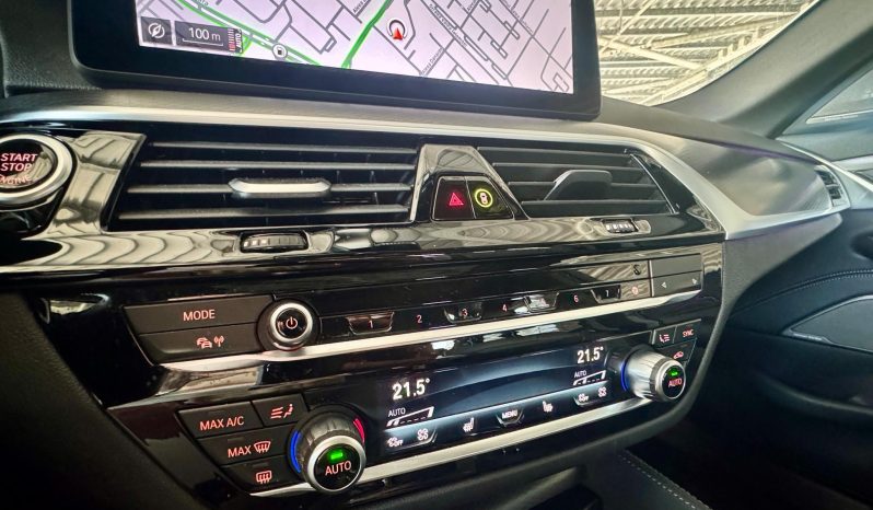 
								BMW 5 Series 530d xDrive AT MHEV full									