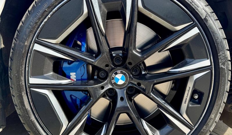 
								BMW 5 Series 530d xDrive AT MHEV full									