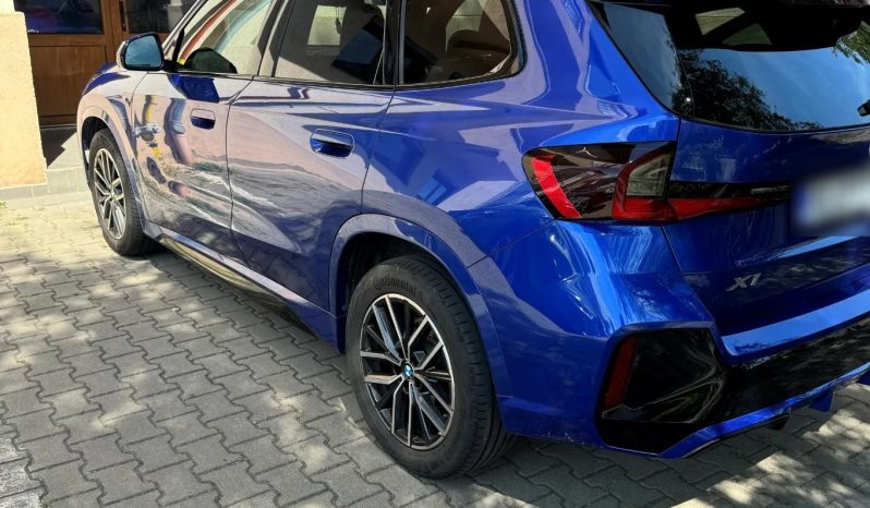
								BMW X1 sDrive18i AT full									