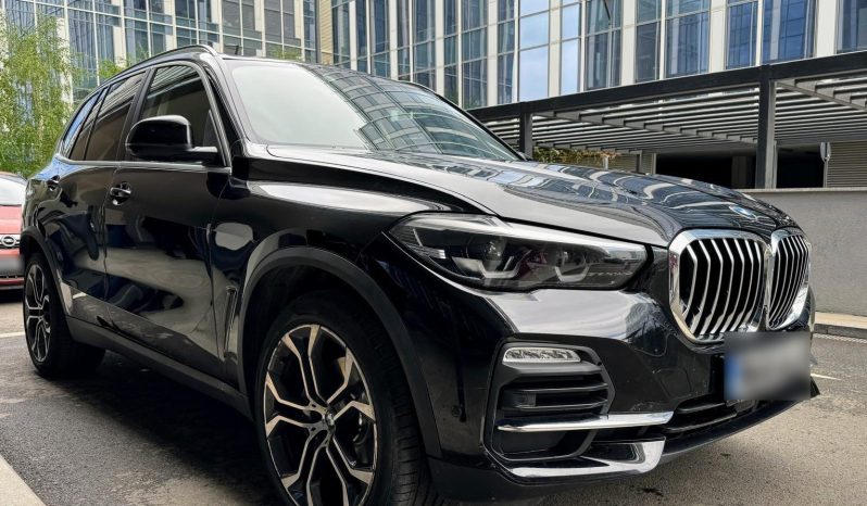 
								BMW X5 xDrive40i 2020 full									
