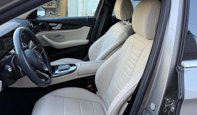 
								Mercedes-Benz E full									