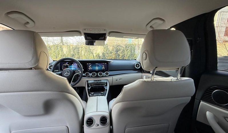 
								Mercedes-Benz E full									