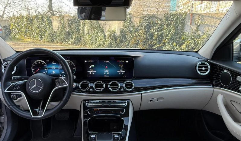 
								Mercedes-Benz E full									