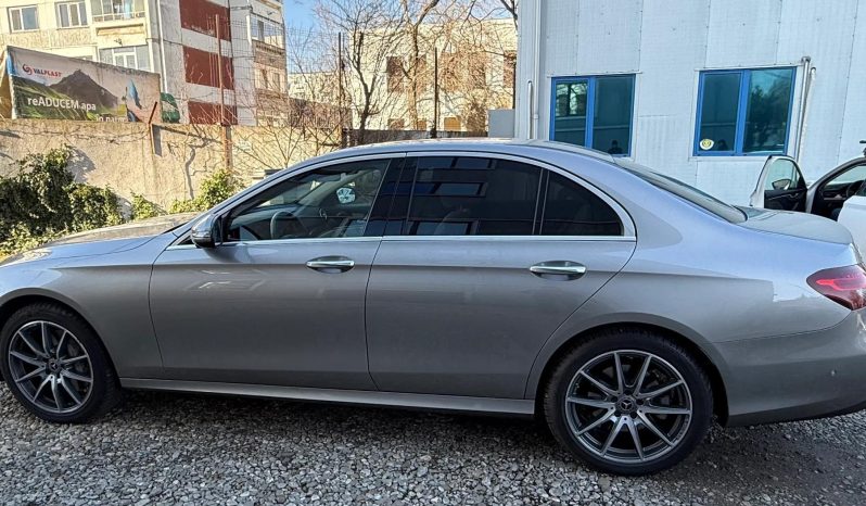 
								Mercedes-Benz E full									