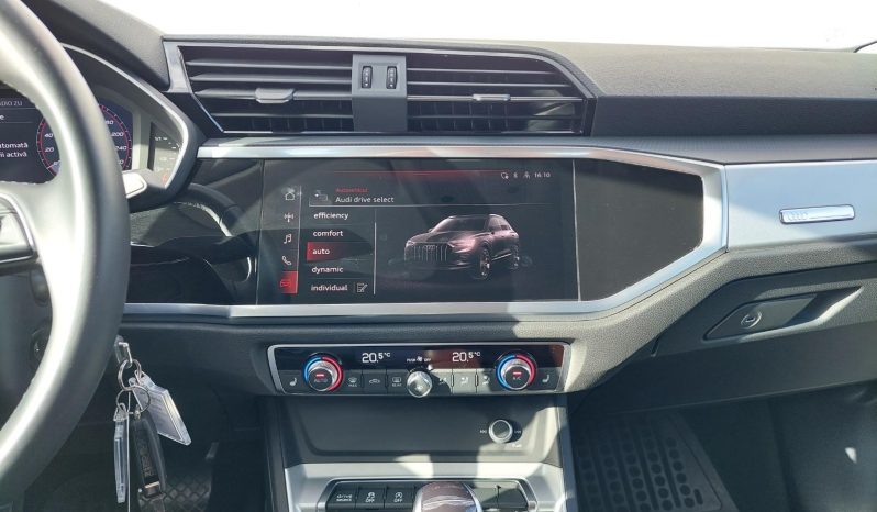 
								Audi Q3 full									