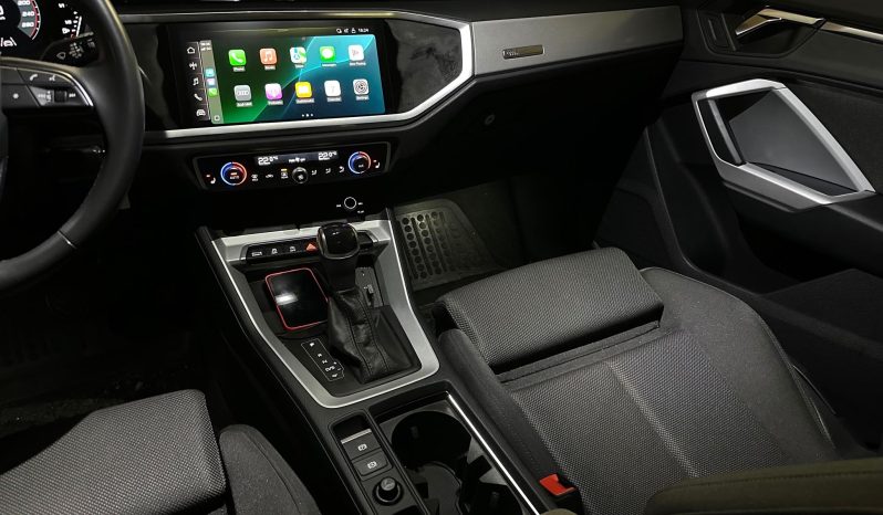 
								Audi Q3 full									