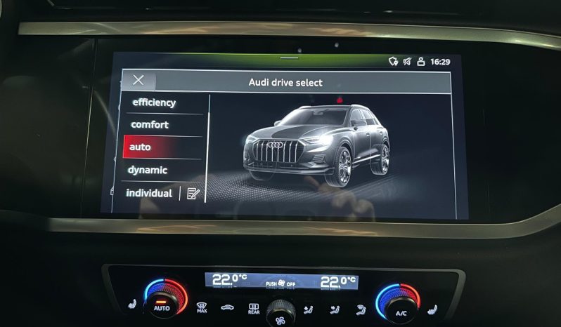 
								Audi Q3 full									