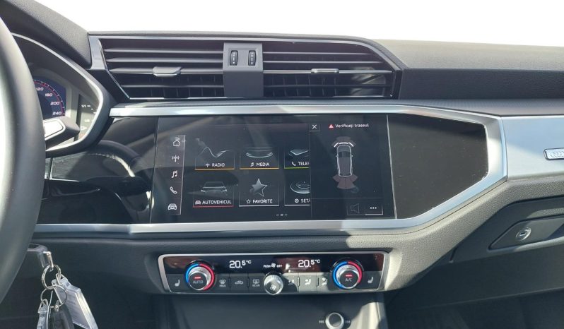 
								Audi Q3 full									
