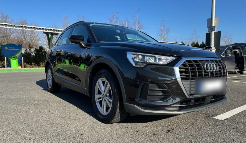 
								Audi Q3 full									