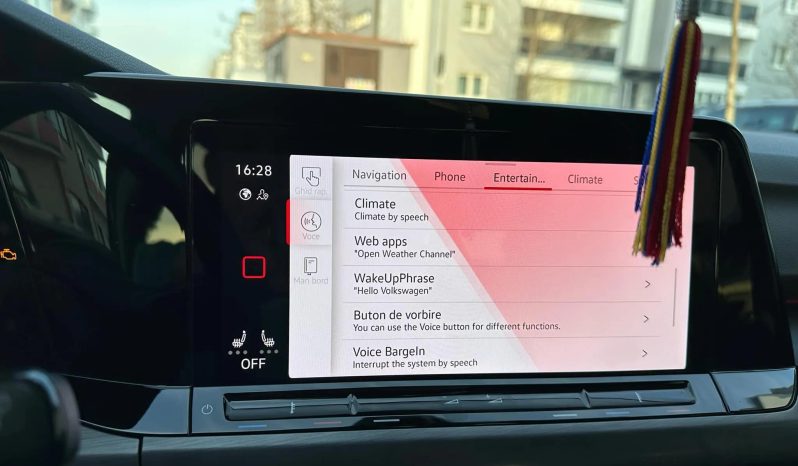 
								Volkswagen Golf Variant 1.5 eTSI MHEV 150HP DSG Style full									