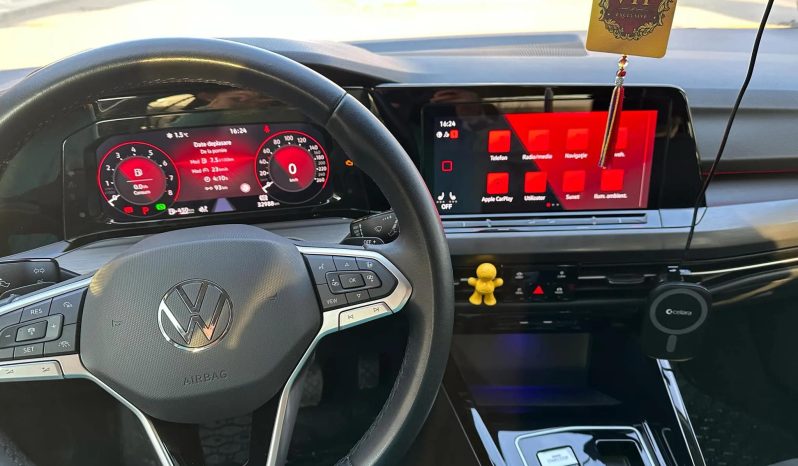 
								Volkswagen Golf Variant 1.5 eTSI MHEV 150HP DSG Style full									
