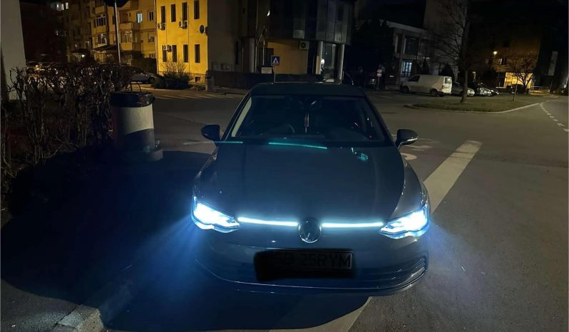 
								Volkswagen Golf Variant 1.5 eTSI MHEV 150HP DSG Style full									