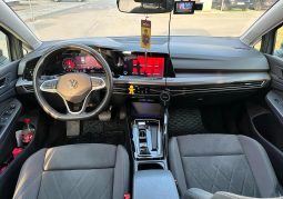 
										Volkswagen Golf Variant 1.5 eTSI MHEV 150HP DSG Style full									