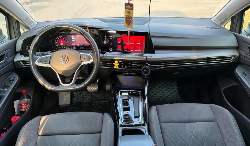 
								Volkswagen Golf Variant 1.5 eTSI MHEV 150HP DSG Style full									