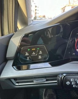 
										Volkswagen Golf Variant 1.5 eTSI MHEV 150HP DSG Style full									