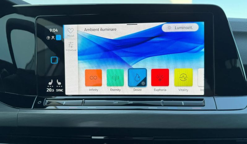 
								Volkswagen Golf Variant 1.5 eTSI MHEV 150HP DSG Style full									