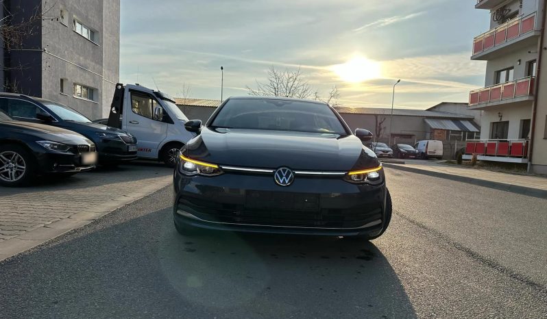 
								Volkswagen Golf Variant 1.5 eTSI MHEV 150HP DSG Style full									