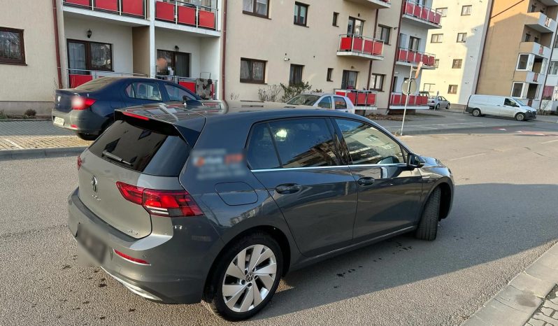 
								Volkswagen Golf Variant 1.5 eTSI MHEV 150HP DSG Style full									