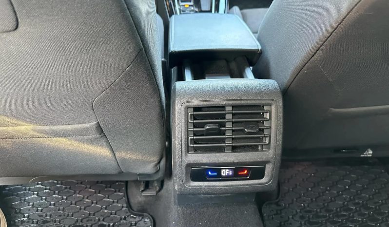 
								Volkswagen Golf Variant 1.5 eTSI MHEV 150HP DSG Style full									