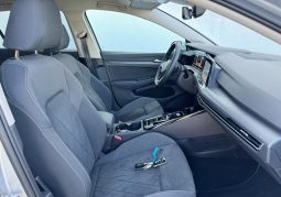 
										Volkswagen Golf Variant 1.5 eTSI MHEV 150HP DSG Style full									