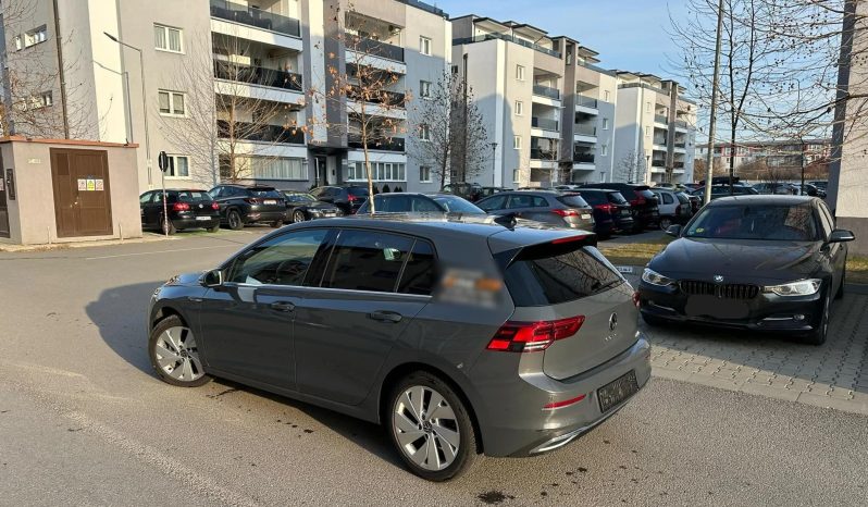 
								Volkswagen Golf Variant 1.5 eTSI MHEV 150HP DSG Style full									
