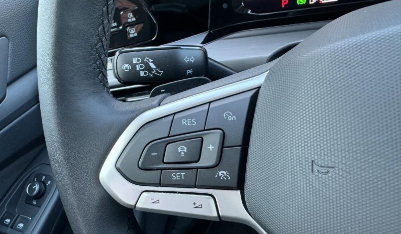 
								Volkswagen Golf Variant 1.5 eTSI MHEV 150HP DSG Style full									