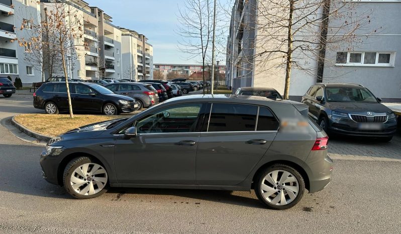
								Volkswagen Golf Variant 1.5 eTSI MHEV 150HP DSG Style full									