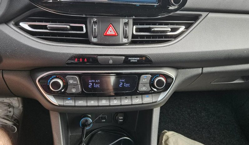 
								Hyundai i30 1.5 T-GDI 160HP MHEV 5DR MT Highway full									
