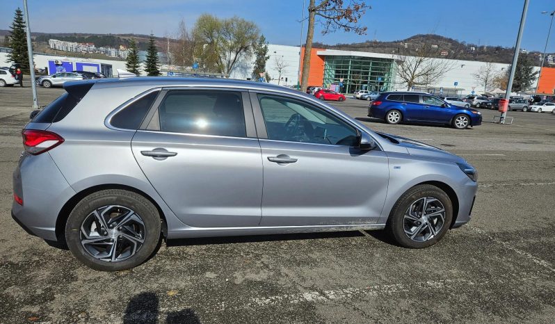 
								Hyundai i30 1.5 T-GDI 160HP MHEV 5DR MT Highway full									