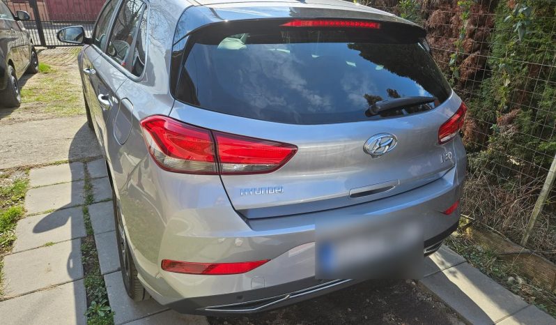 
								Hyundai i30 1.5 T-GDI 160HP MHEV 5DR MT Highway full									