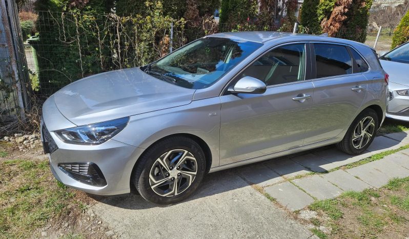 
								Hyundai i30 1.5 T-GDI 160HP MHEV 5DR MT Highway full									