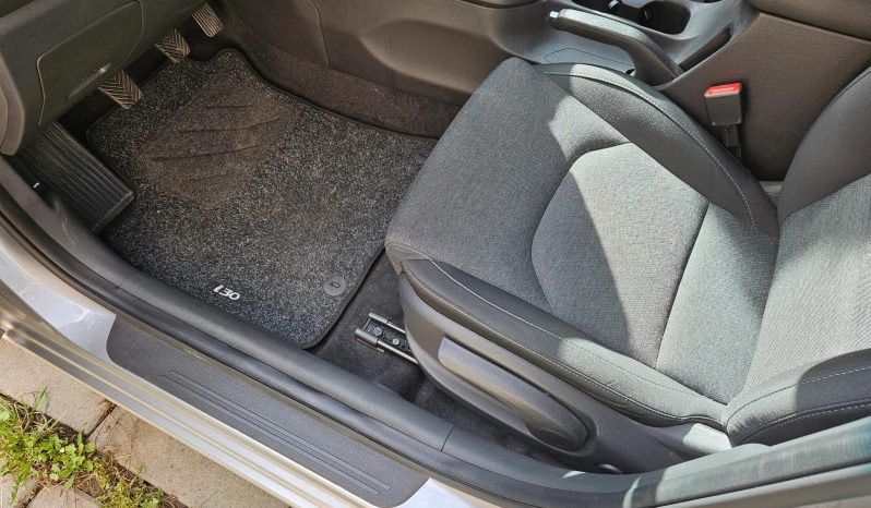 
								Hyundai i30 1.5 T-GDI 160HP MHEV 5DR MT Highway full									