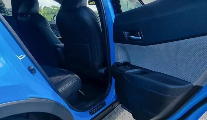 
								Toyota C-HR Hybrid Style full									