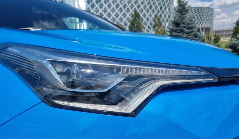 
								Toyota C-HR Hybrid Style full									