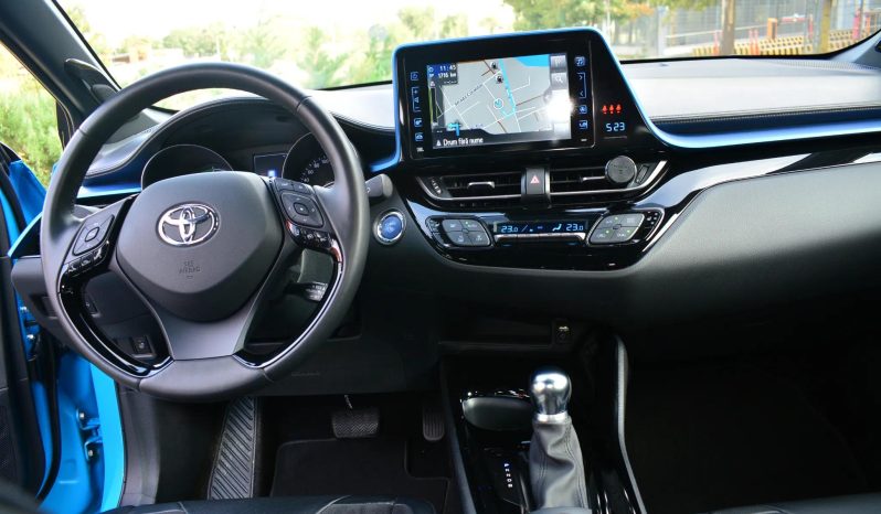 
								Toyota C-HR Hybrid Style full									