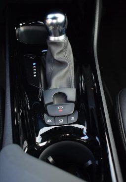 
										Toyota C-HR Hybrid Style full									
