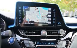 
										Toyota C-HR Hybrid Style full									