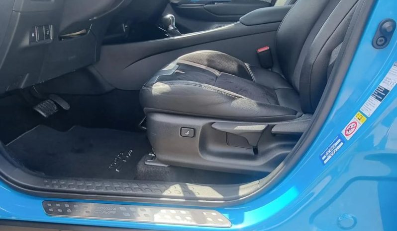 
								Toyota C-HR Hybrid Style full									