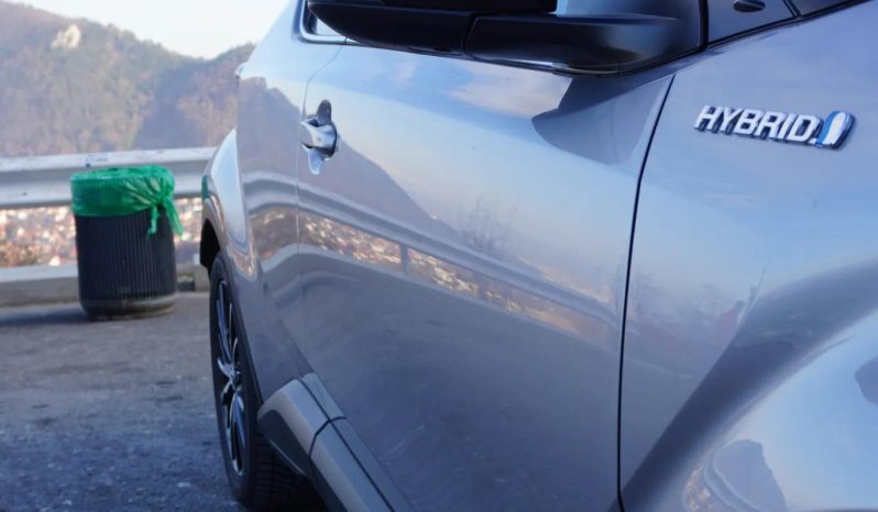 
								Toyota C-HR 2.0 HSD 184 HP 4×2 CVT C-lassy bi-tone full									