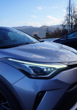 
										Toyota C-HR 2.0 HSD 184 HP 4×2 CVT C-lassy bi-tone full									