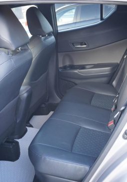 
										Toyota C-HR 2.0 HSD 184 HP 4×2 CVT C-lassy bi-tone full									