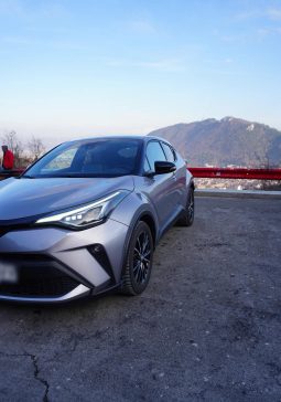 
										Toyota C-HR 2.0 HSD 184 HP 4×2 CVT C-lassy bi-tone full									