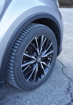 
										Toyota C-HR 2.0 HSD 184 HP 4×2 CVT C-lassy bi-tone full									