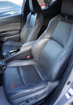 
										Toyota C-HR 2.0 HSD 184 HP 4×2 CVT C-lassy bi-tone full									