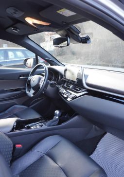 
										Toyota C-HR 2.0 HSD 184 HP 4×2 CVT C-lassy bi-tone full									