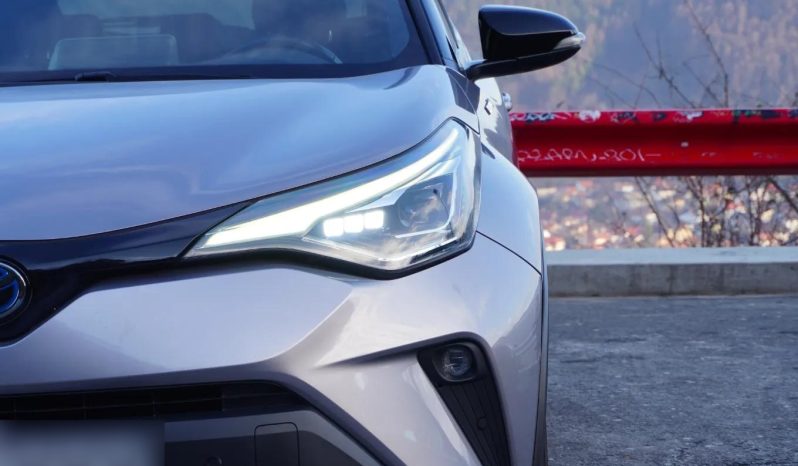 
								Toyota C-HR 2.0 HSD 184 HP 4×2 CVT C-lassy bi-tone full									