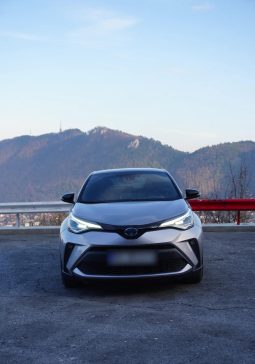 
										Toyota C-HR 2.0 HSD 184 HP 4×2 CVT C-lassy bi-tone full									