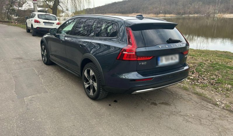 
								Volvo V60 B4 MHEV AT AWD Plus Bright full									