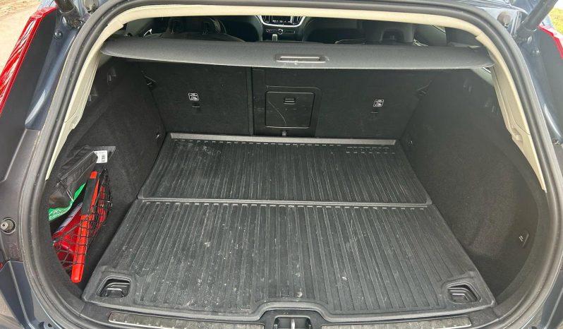 
								Volvo V60 B4 MHEV AT AWD Plus Bright full									